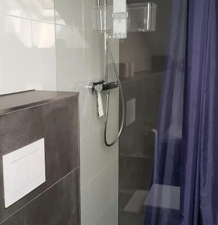 Koeln Und Апартаменты Эрфтштадт