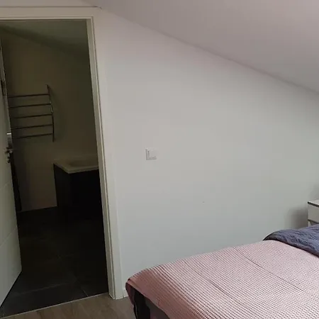 Апартаменты Koeln Und *